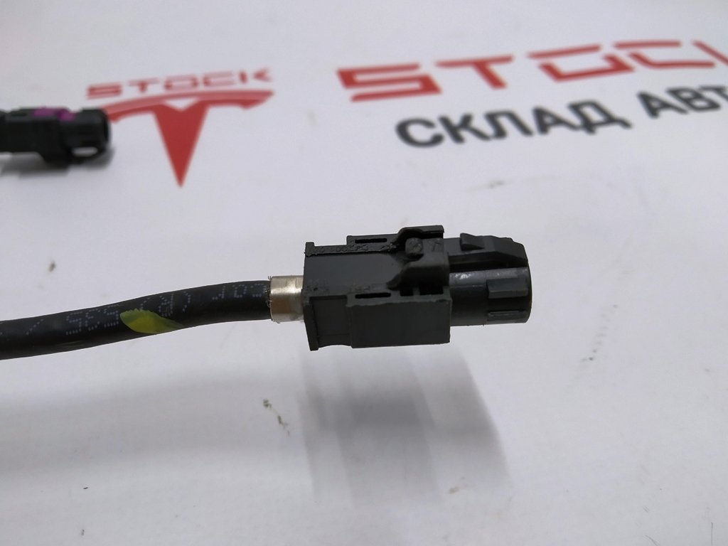 1 Cable HSD MCU TO IC Tesla model S 1004422-00-G